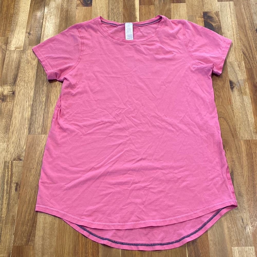 Lululemon girls pink t-shirt. Size 12.